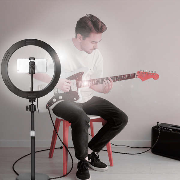 Naar omschrijving van AA0152 - Smartphone ring light tripod with remote shutter, height adjust