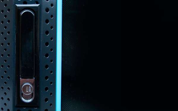 Naar omschrijving van AST19-6822 - 22U serverkast met glazen deur 600x800x1200mm (BxDxH)