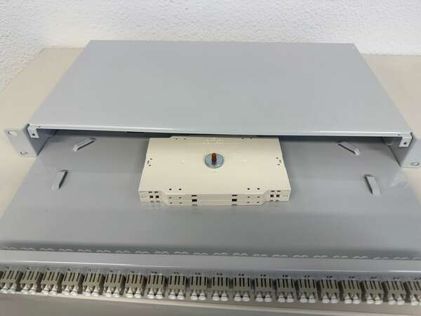 Naar omschrijving van B61903S24 - 24 voudige fiberbox grijs