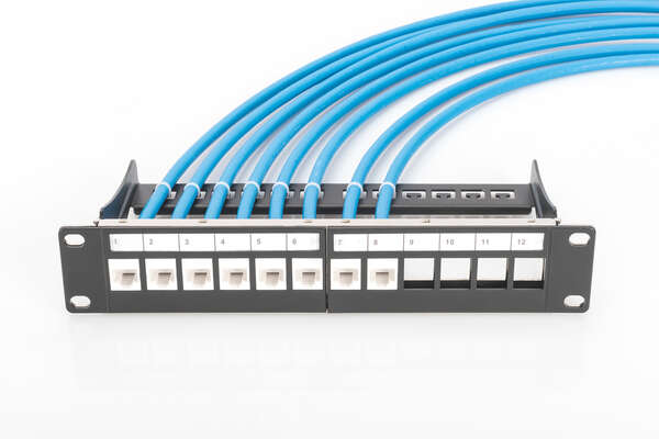 Naar omschrijving van DK-1614-A-VH-305 - CAT 6A U-UTP installation cable, 500 MHz Dca (EN 50575), AWG 23/1, 305 m drum, Sx, blue