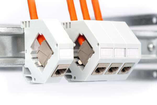 Naar omschrijving van DK-1745-VH-5 - CAT 7 S-FTP installation cable, 1200 MHz B2ca (EN 50575), AWG 23/1, 500 m drum, Sx, orange