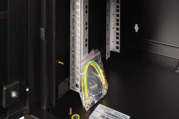 Naar omschrijving van DN-19-07-U-SW - 7U wall mounting cabinet, Unique 420x600x450 mm, color black (RAL 9005)