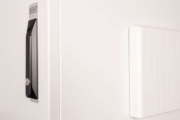 Naar omschrijving van DN-19-07U-6-6-I-OD - DIGITUS Wall Mounting Cabinets IP55 - Outdoor - 600x600 mm (BxT)