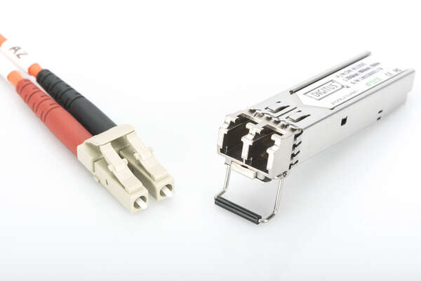 Naar omschrijving van DN-81000 - 1.25 Gbps SFP Module, Multimode LC Duplex Connector, 850nm, Up to 550m