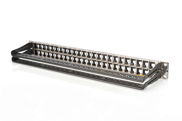 Naar omschrijving van DN-91424 - Modular Patch Panel, shielded, 48-port label field, 1U, rack mount, black RAL 9005