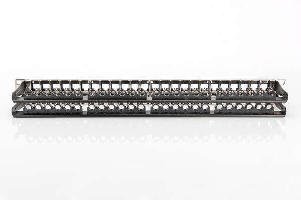 Naar omschrijving van DN-91424 - Modular Patch Panel, shielded, 48-port label field, 1U, rack mount, black RAL 9005