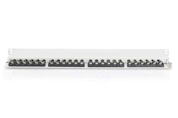 Naar omschrijving van DN-91624S-SL-EA-G - CAT 6A EA patch panel, shielded, 24-port RJ45 dust cover, 8P8C, 0.5U, grey RAL 7035
