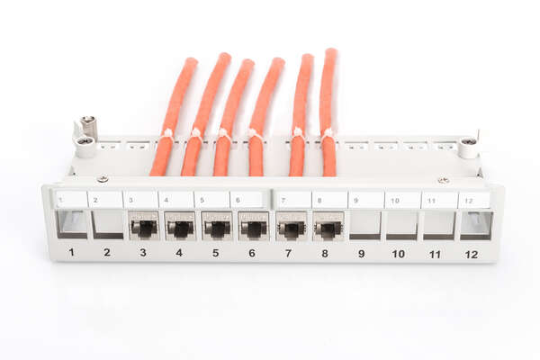 Naar omschrijving van DN-93706 - Modular Desktop Patch Panel, shielded 12-port, light grey