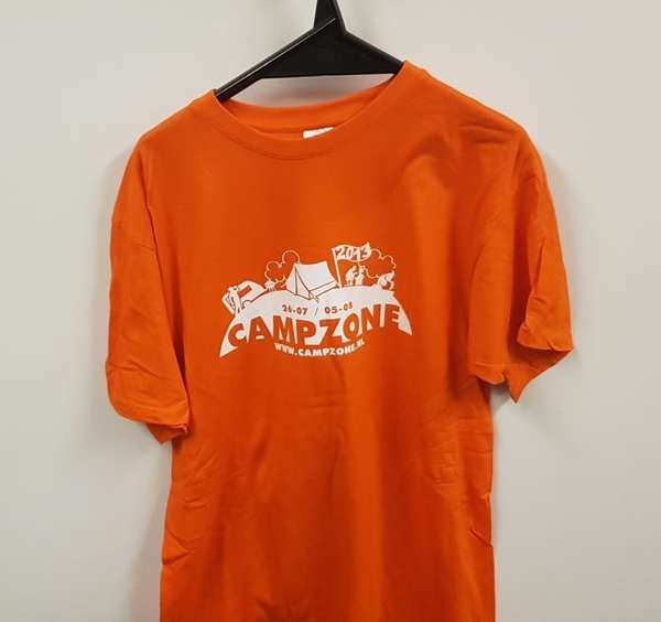 Naar omschrijving van DUH-CZ2013S-XXL - CampZone 2013 T-shirt maat XXL unisex