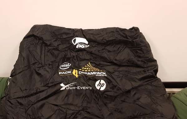 Naar omschrijving van DUH-P4DH-W10-SZ - Pack4DreamHack Winter 2010 Slaapzak Sleepingpod XL