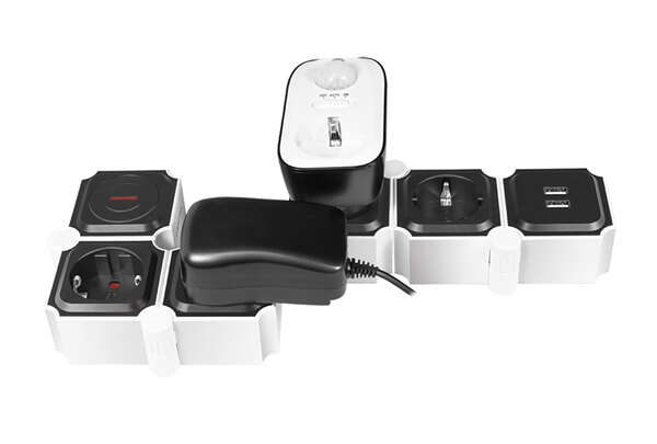 Naar omschrijving van LPS276U - Outlet Strip, 4 safety sockets, snake-shaped, 2x USB-A, white/black