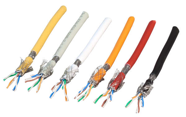 Naar omschrijving van MK7104-100B - Raw cable Cat.7, S/FTP, LSZH, black, 100m ring