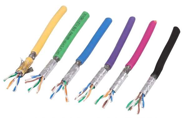 Naar omschrijving van MK7104-100BL - Raw cable Cat.7, S/FTP, LSZH, blue, 100m ring