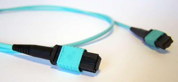 Naar omschrijving van MTP-OS2-12V-B-003 - MTP Trunk cable F-F OS2 12Fibers Type B 3m