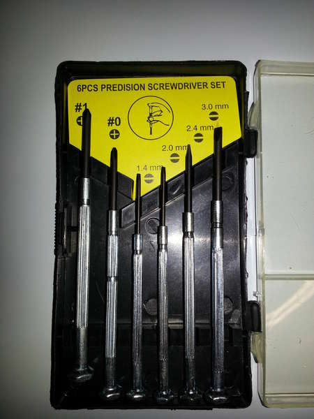 Naar omschrijving van VP6PSS - Set kleine schroevendraaiers