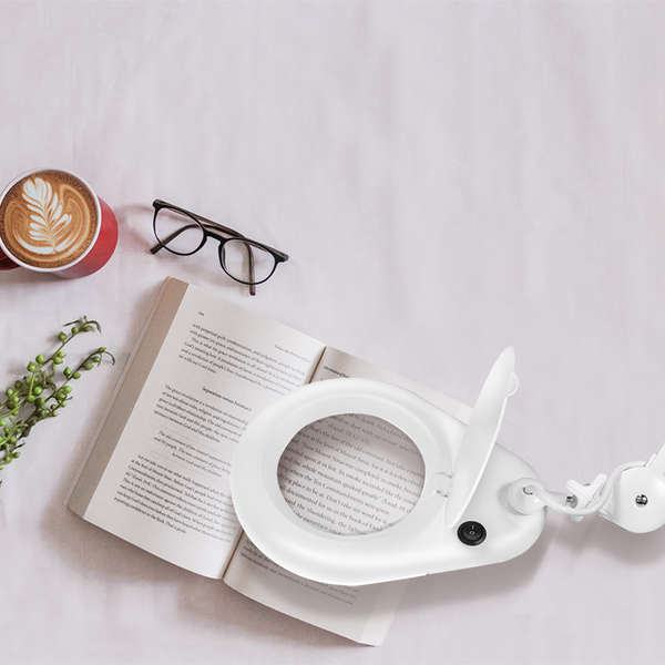 Naar omschrijving van WZ0058 - Vergroot glas met lamp incl schroef beugel